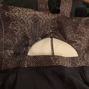 Sports top , almost new . No stains no damage